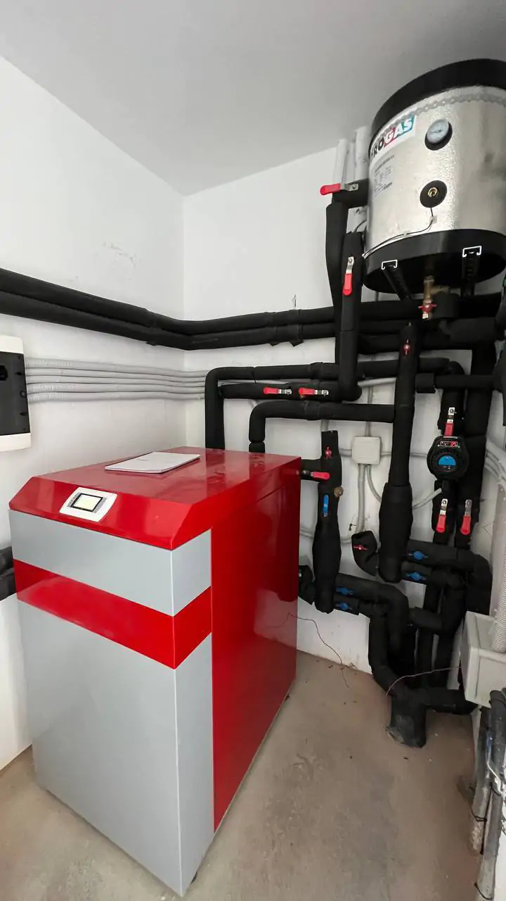La nueva Directiva de Eficiencia Energética de la Unión Europea, que se ha publicó el 20 de septiembre de 2023 en España, explica las nuevas características de eficiencia energética que tendrá que tener una vivienda para que obtenga todos los certificados. La nueva Directiva de Eficiencia Energética de la Unión Europea, que se ha publicó el 20 de septiembre de 2023 en España, explica las nuevas características de eficiencia energética que tendrá que tener una vivienda para que obtenga todos los certificados.