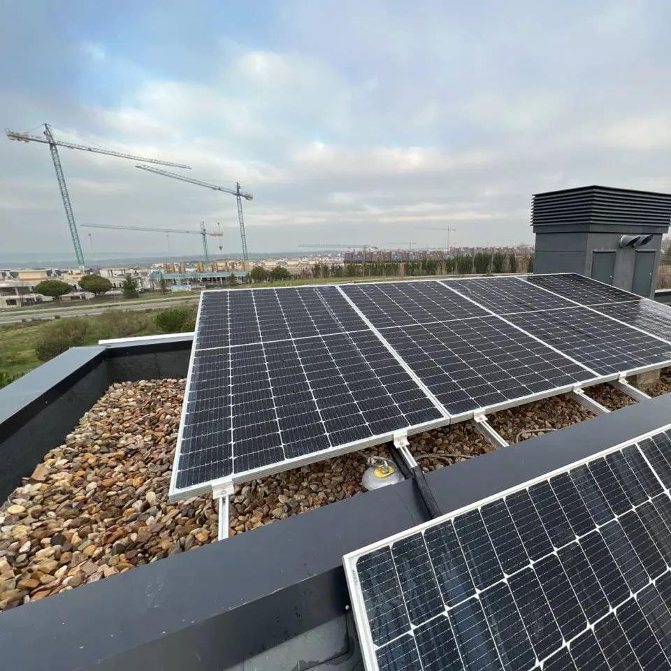 Instalación fotovoltaica en unifamiliar adosado de Boadilla del Monte (Madrid)